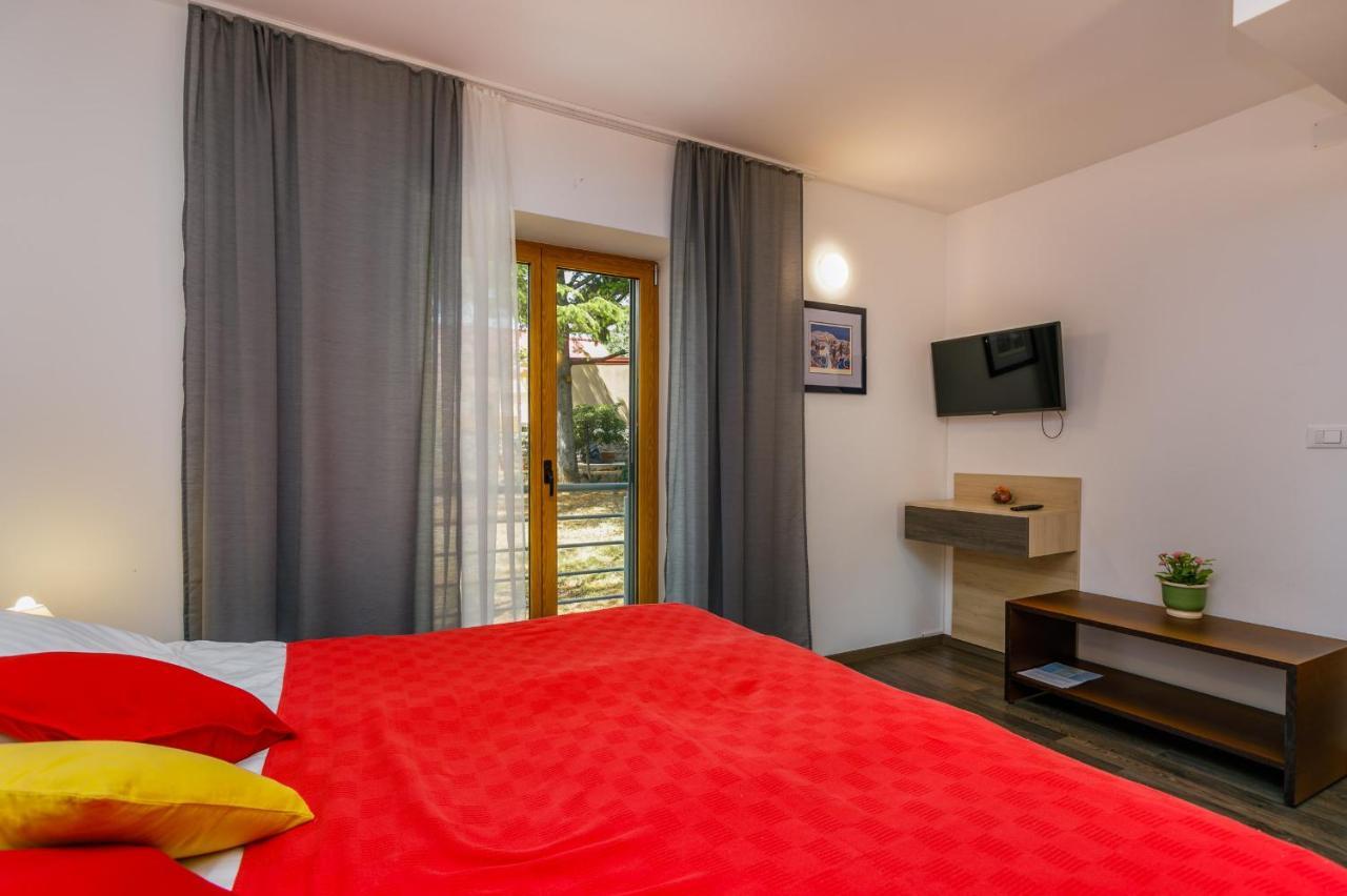 Studios Nada Krk Town Exteriér fotografie